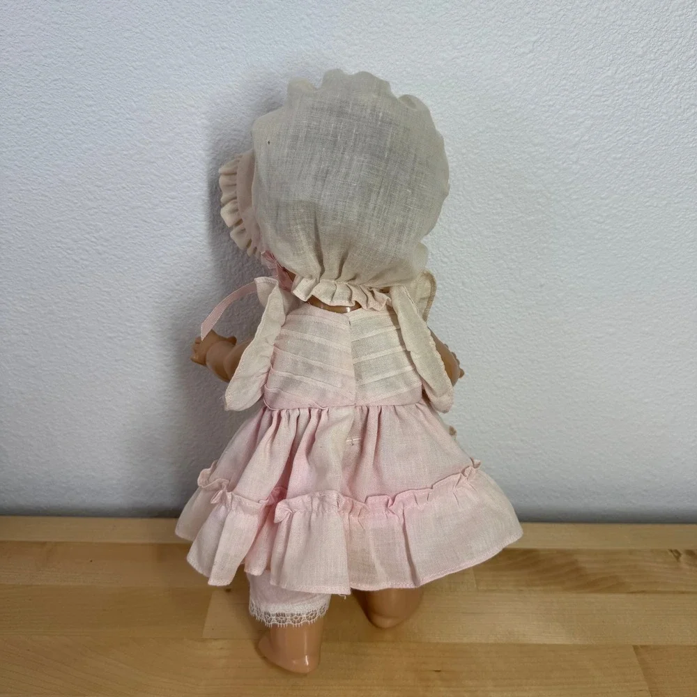 Vintage 1994 Effanbee Candy Kid Doll‎ Pink Ruffled Dress Bonnet Sleep Eyes 11in
